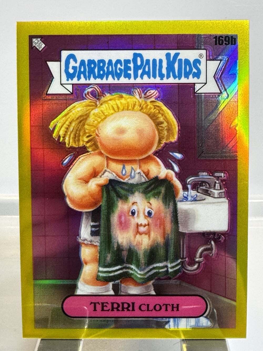 2022 Topps Chrome Garbage Pail Kids Series 5 Yellow Refractor TERRI CLOTH #169b